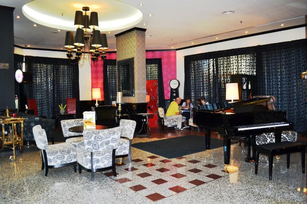Coral Oriental Dubai Hotel Exterior photo